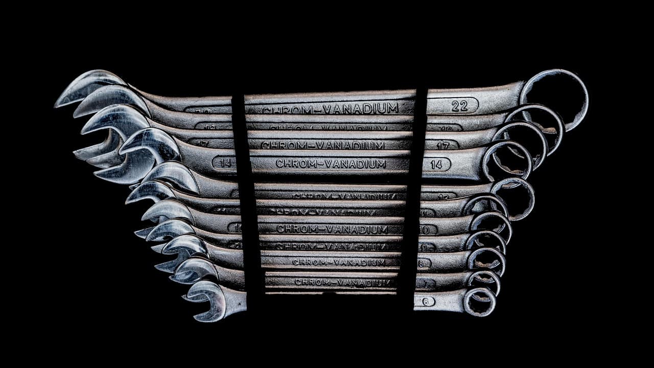 A set of combination spanners on black